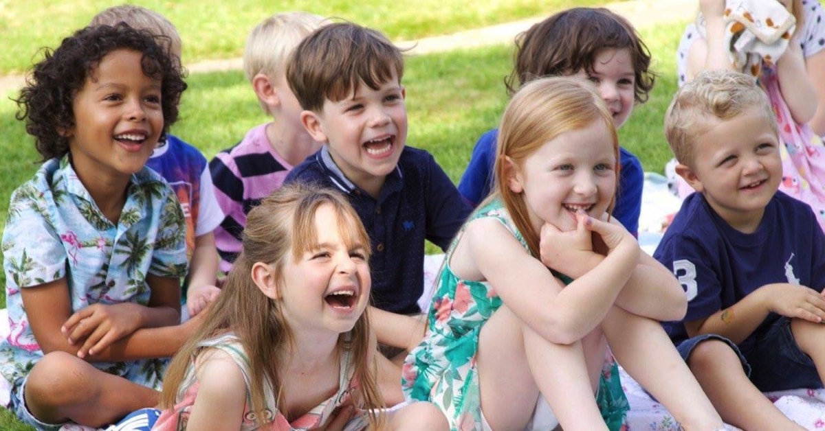 garden party with a puppet show for kids